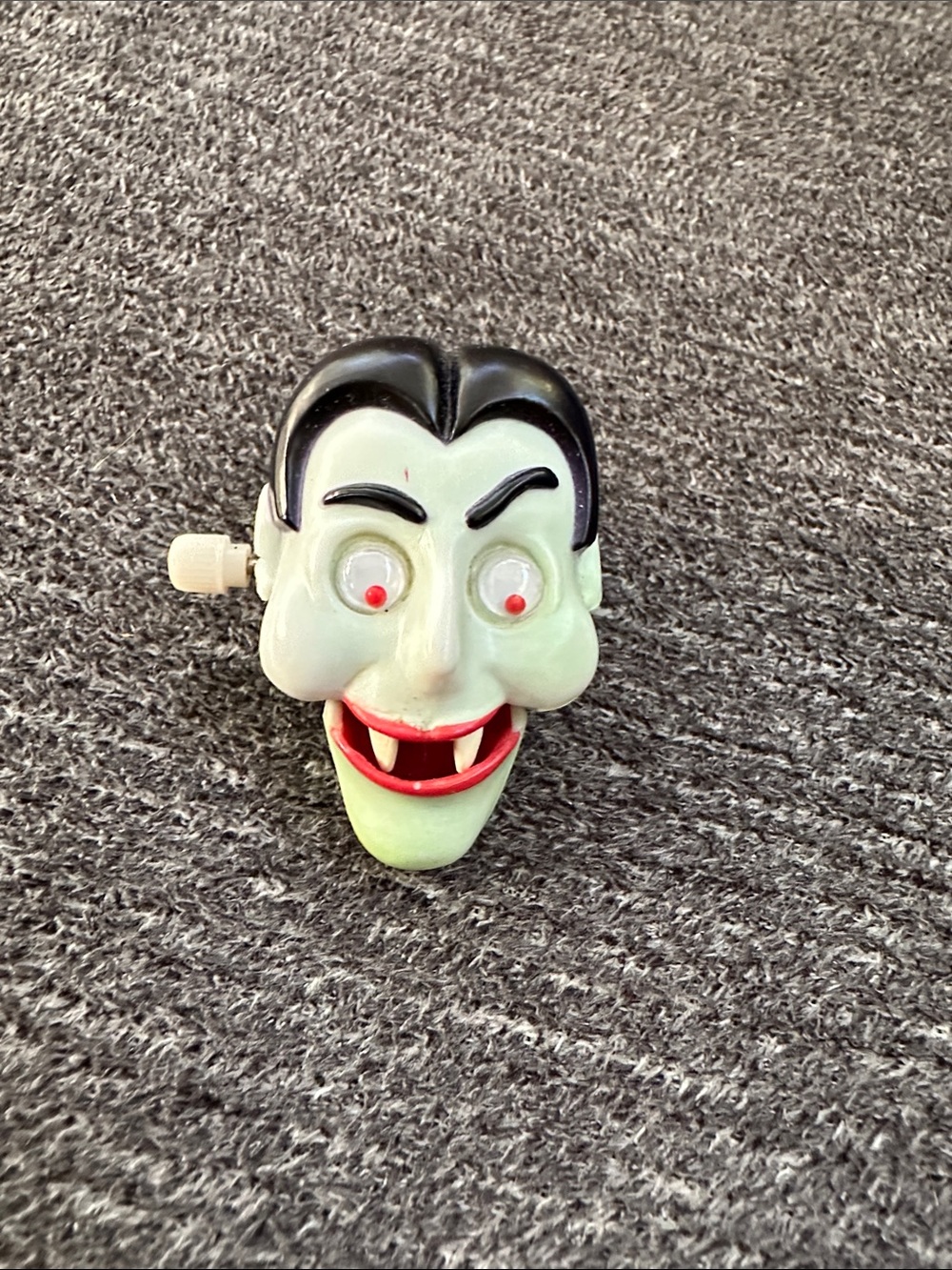 Vintage Black Green Vampire hallmark wind up pin eyes mouth movements 1987